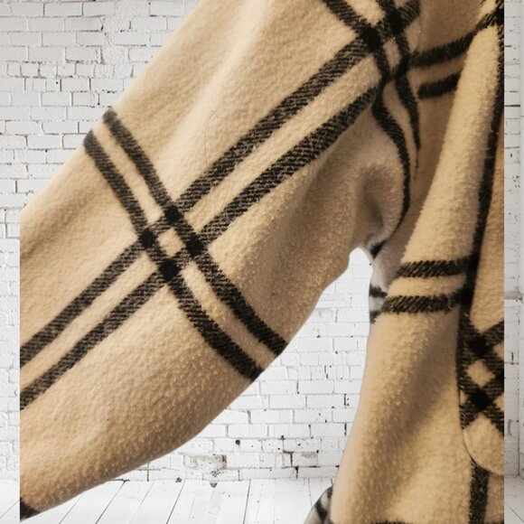Altar’d State Plaid Shacket – Women’s Medium - Picture 9 of 11